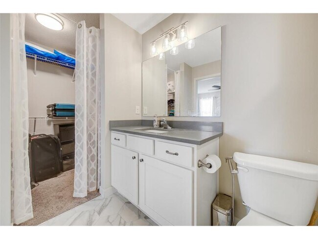 Building Photo - 1731 Riverside Dr