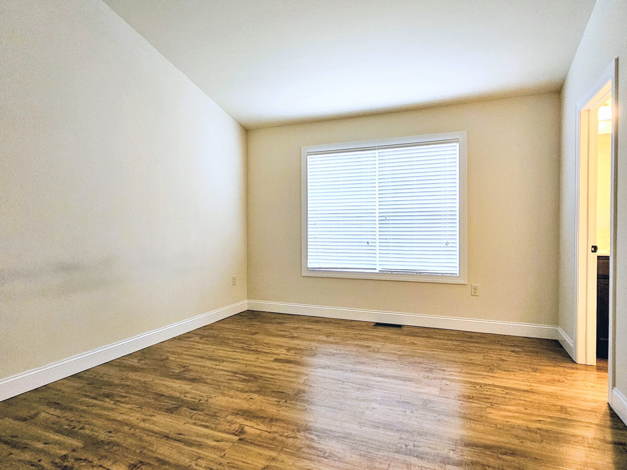 Building Photo - 361 Cedar Holw