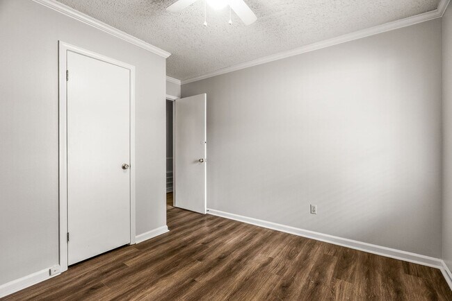 Building Photo - Updated House for Rent in Maumelle – Spaci...