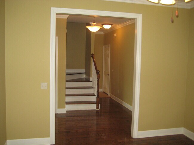 Building Photo - 15 Bluestem Ln