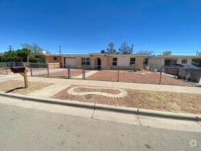 Building Photo - Northeast El Paso 3 bed with Refrig A/C