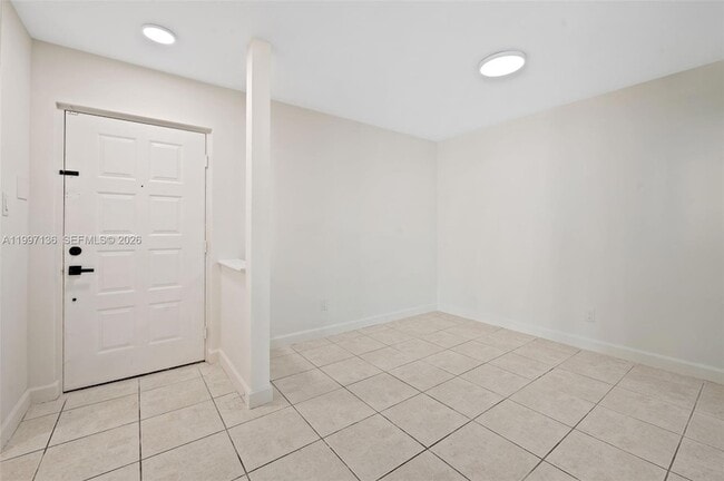 Building Photo - 10610 SW 158th Ct