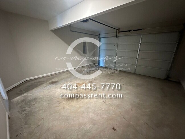 Building Photo - 226 Lyndon Wy NW
