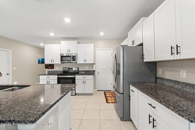 Building Photo - 194 Argyll Dr