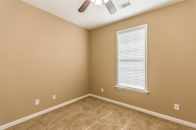 Building Photo - 9625 Helmsley Cir