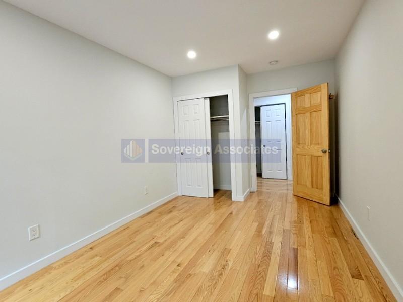 Building Photo - 707 W 171st St