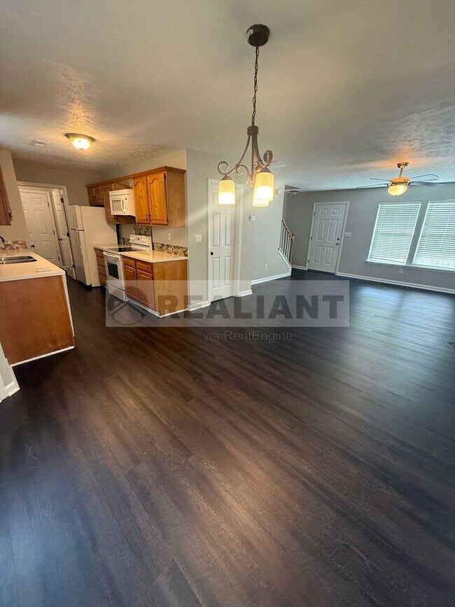 Building Photo - 721 Morgan Hills Dr