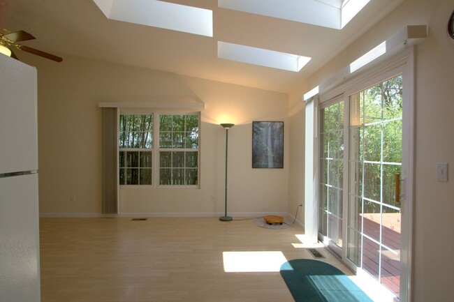 Building Photo - 4-Bedroom 2-Bath Home near Downtown Champa...