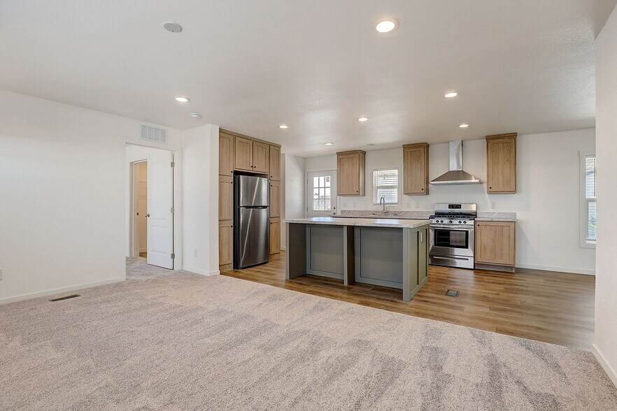 Building Photo - 2627 S Lamb Blvd