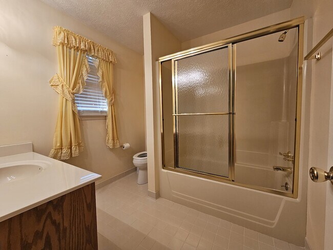 Building Photo - 1876 S Mt Juliet Rd