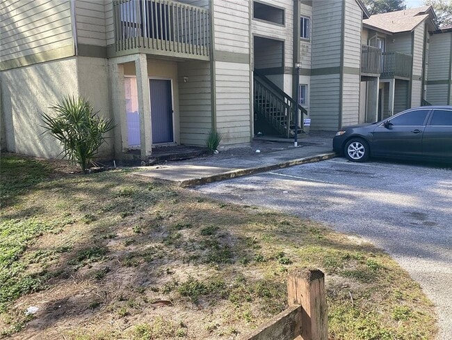 Primary Photo - 2050 Bowen Dr