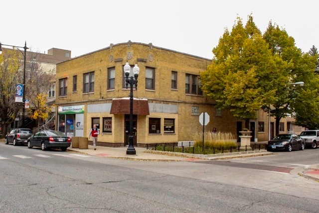 Primary Photo - 4004 N Bell Ave