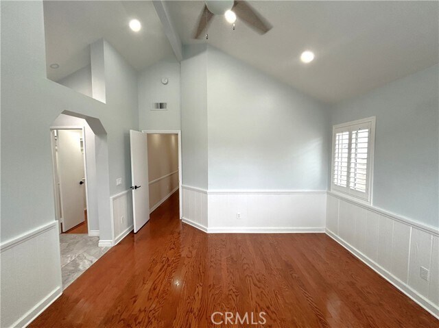 Building Photo - 3130 Oakcrest Dr