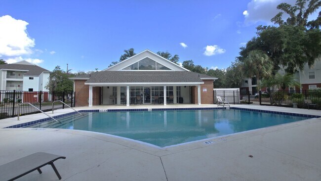 Building Photo - FOR RENT. 1 bedroom 1 bathroom condo first...