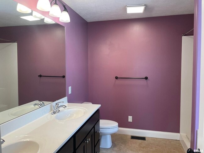 Building Photo - 700 Garvey Ln