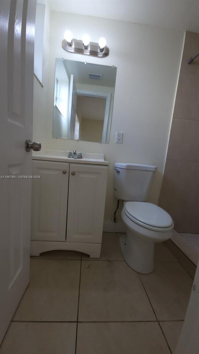 Building Photo - 2121 NE 168th St