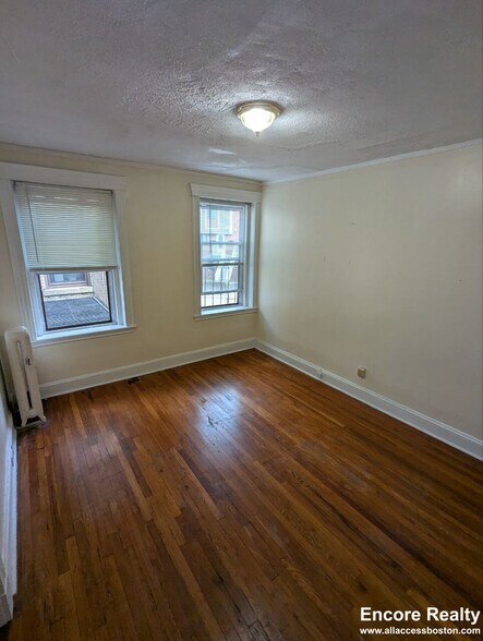 Building Photo - 360 Riverway