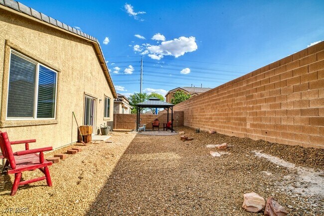 Building Photo - 8013 San Mateo St