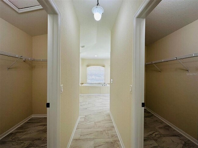 Building Photo - 14017 Wenzel Ave