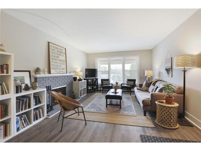 Building Photo - 4000 Mavelle Dr