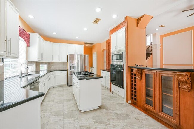Building Photo - 4003 Bountiful Crest Ln