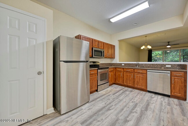 Building Photo - 7546 Scarlet Ibis Ln