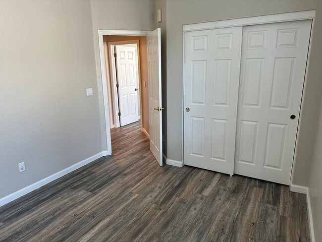 Building Photo - Beautiful 4 Bedroom 3 Full Bath Tracy Home