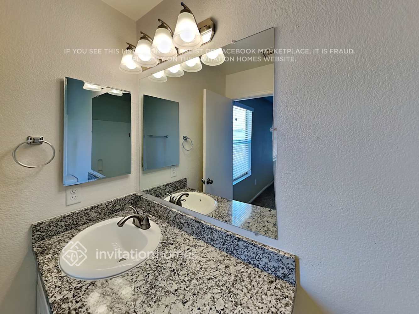 Building Photo - 2864 W Allens Peak Dr