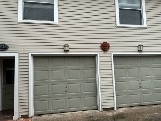 Garage - 1023 W Gardner St