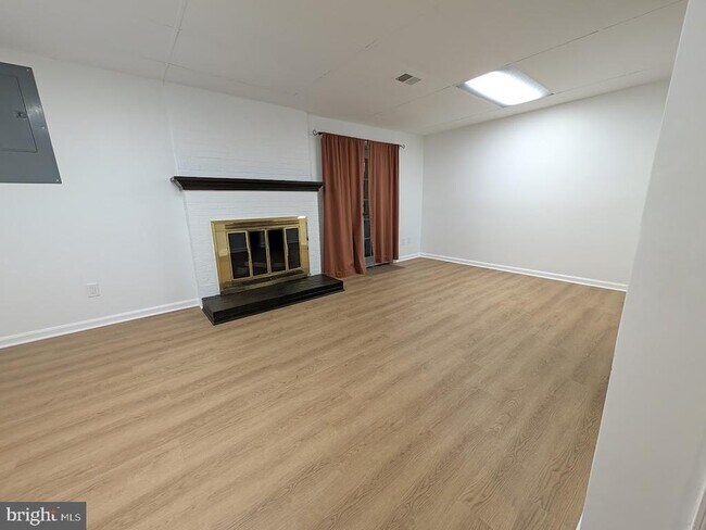 Building Photo - 8241 Clifton Farm Ct