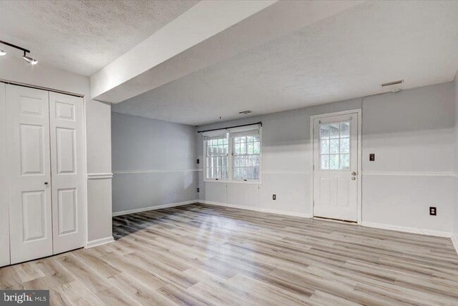 Building Photo - 7014 Chestnut Brook Ct