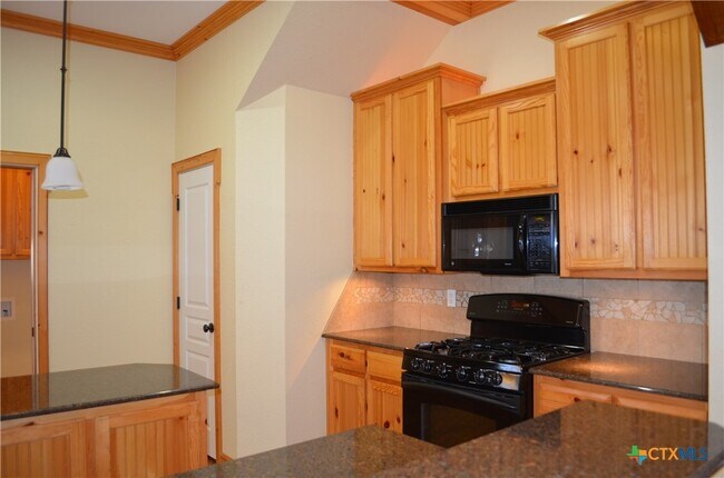 Building Photo - 1804 Iron Jacket Trail