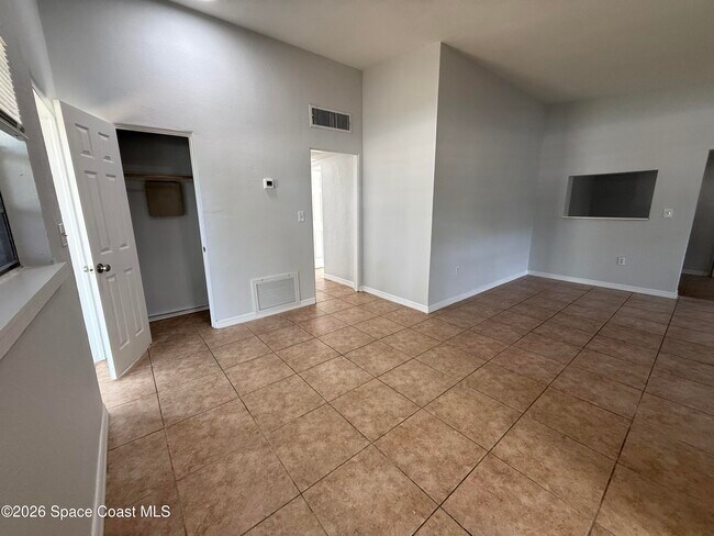 Building Photo - 420 N Fiske Blvd