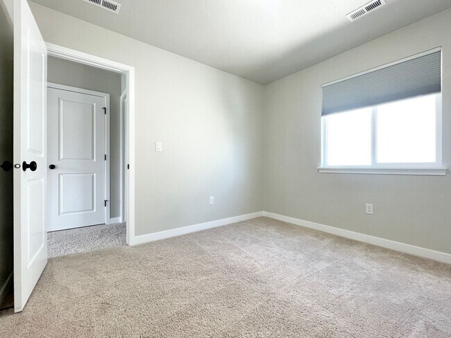 Building Photo - Modern Herriman Home at Big Bend Park!