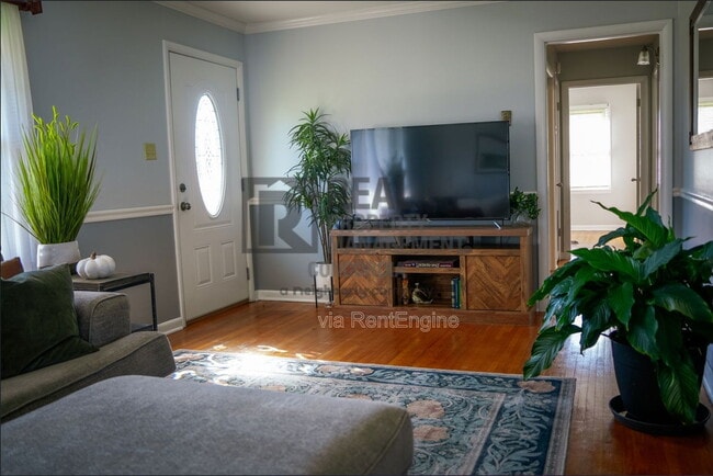 Building Photo - 550 Scenic Dr