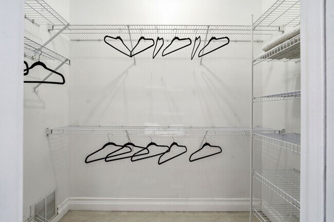 Building Photo - 657 N Carpenter St