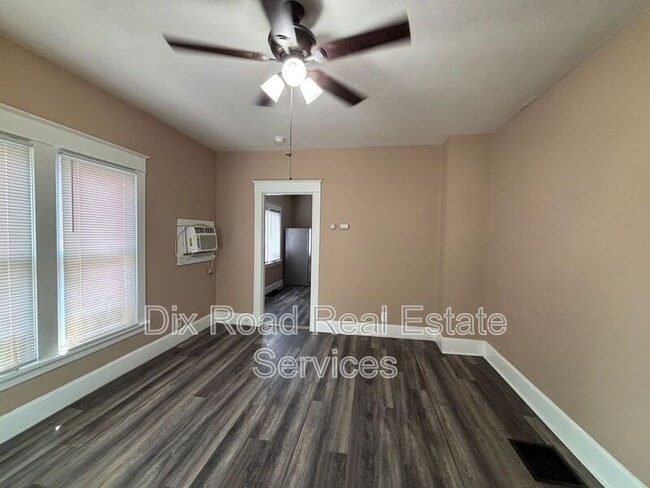 Building Photo - 708 Elwood St