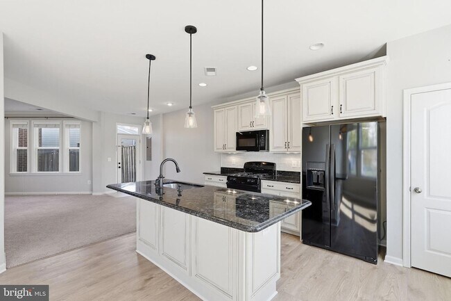 Building Photo - 8923 Quarry Rd