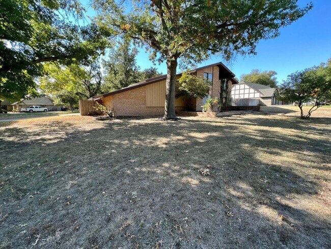 Building Photo - Two Story with In-ground Pool!