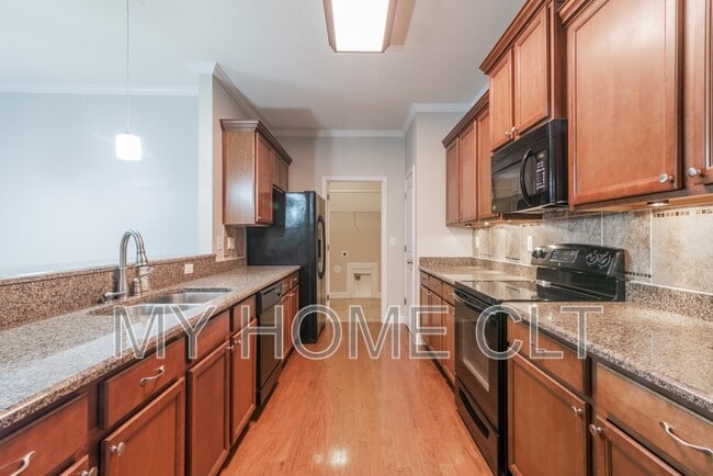 Building Photo - 8513 Loxton Cir