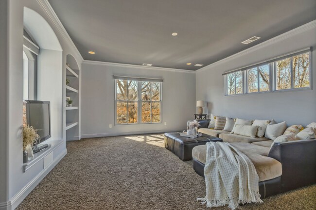 Building Photo - 1127 Glendale Ln