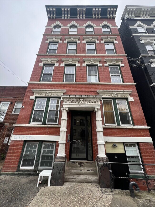 Building Photo - 39 Van Wagenen Ave