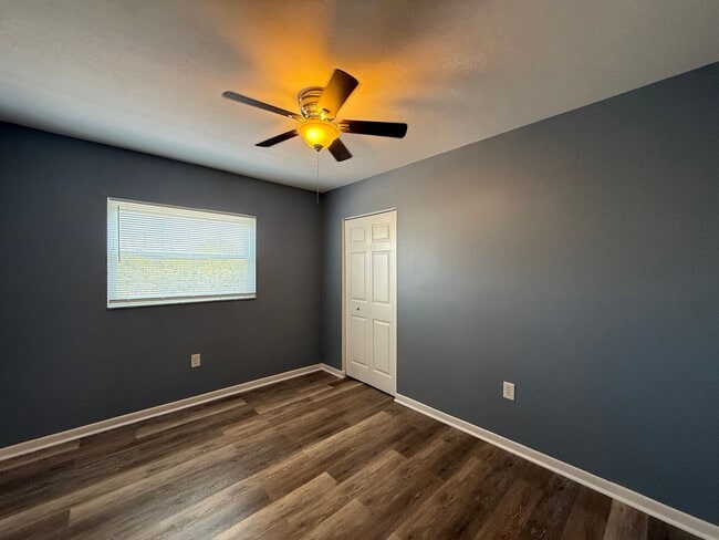 Building Photo - 65th Terrace N - Triplex