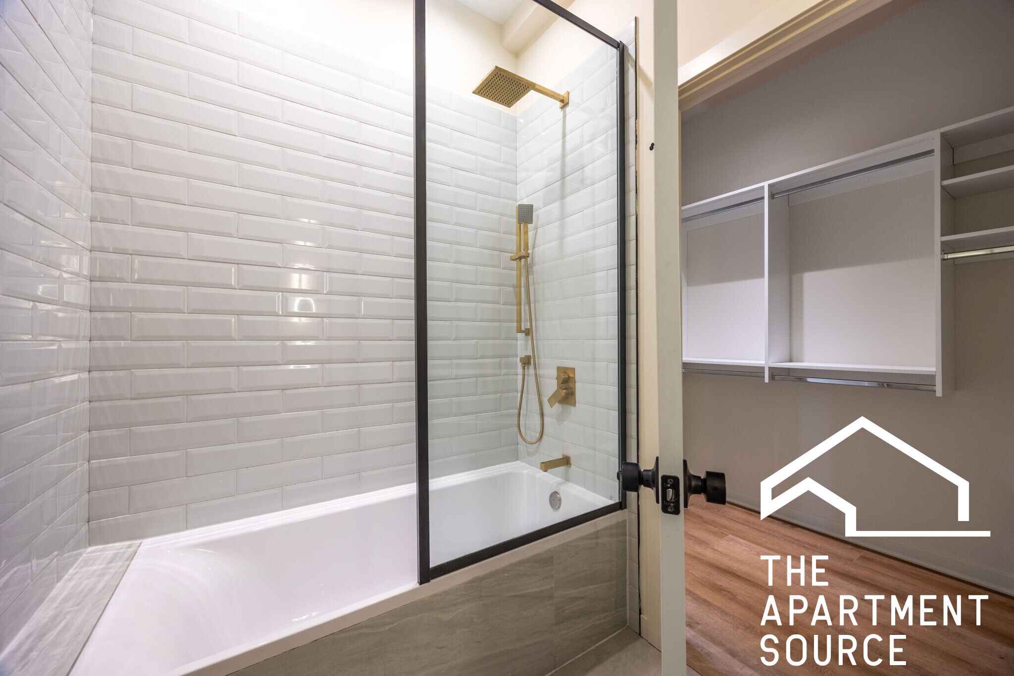 Building Photo - 6340 W Belmont Ave