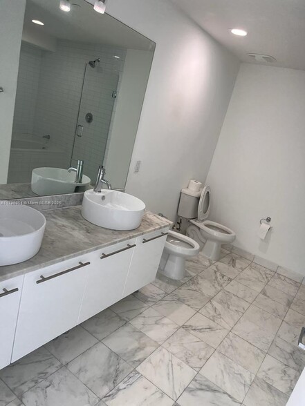 Bathroom - 888 Biscayne Blvd