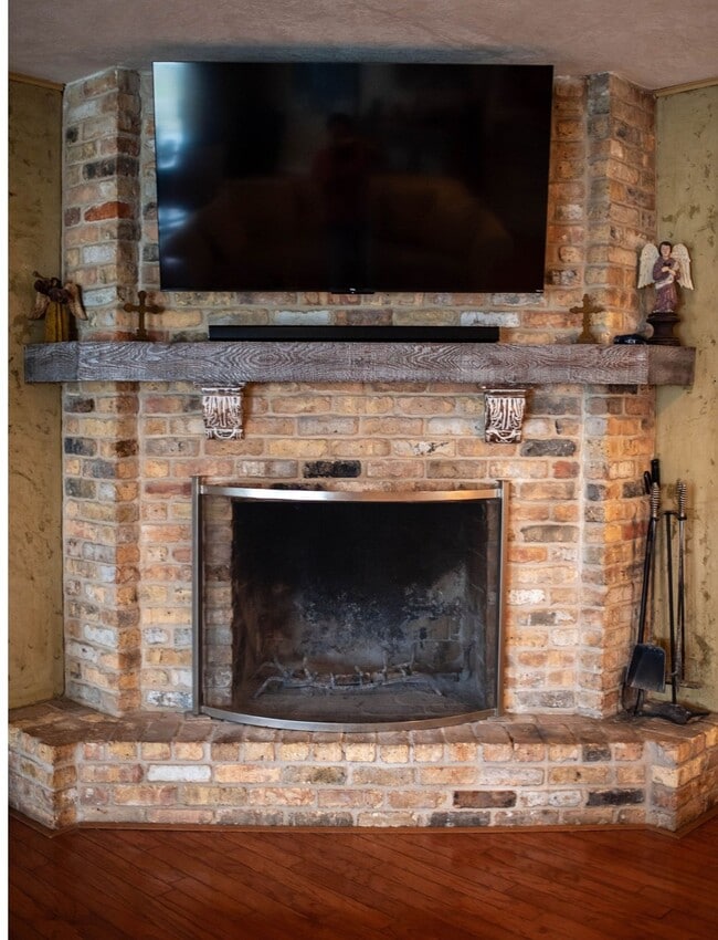 Building Photo - 1911 Shadow Bend Dr