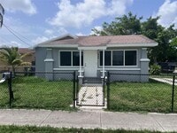Building Photo - 445 NE 171 St