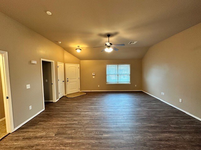 Building Photo - 2316 Golden Ln