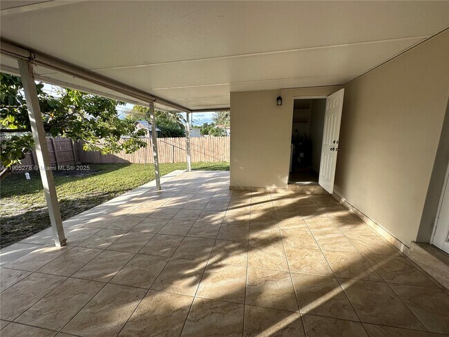 Building Photo - 1718 N 27th Ave