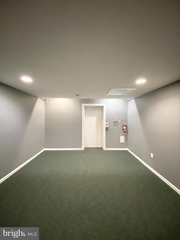 Building Photo - 2663 Manhattan Pl